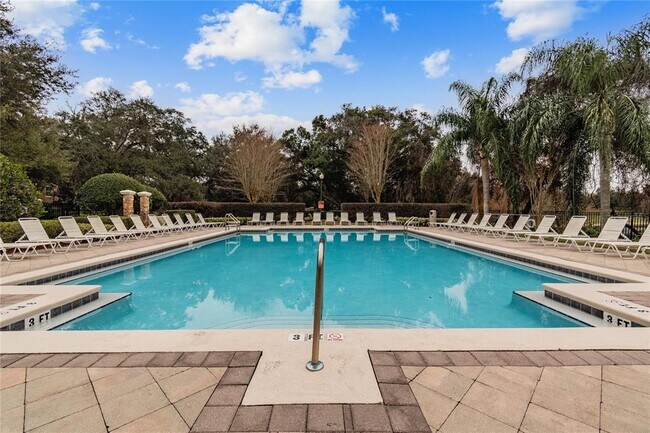 Foto del edificio - 6100 Stevenson Dr