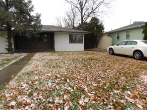 Building Photo - 742 Bunting Ave