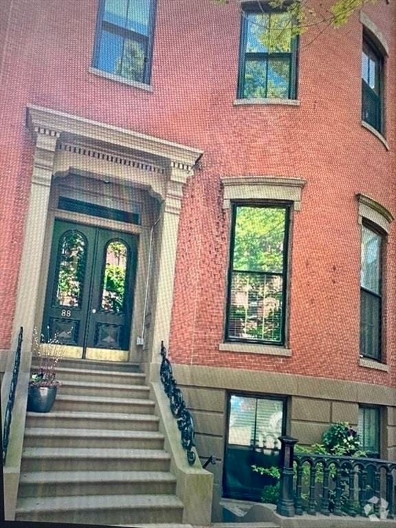 Building Photo - 88 Waltham St