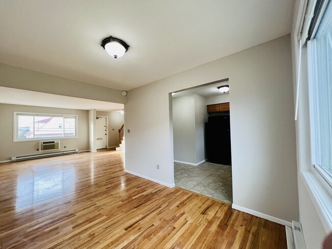Building Photo - 960 Schopmann Dr