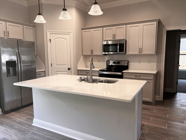 Building Photo - GORGEOUS LIKE NEW CONSTRUCTION IN CAPTAIN ...