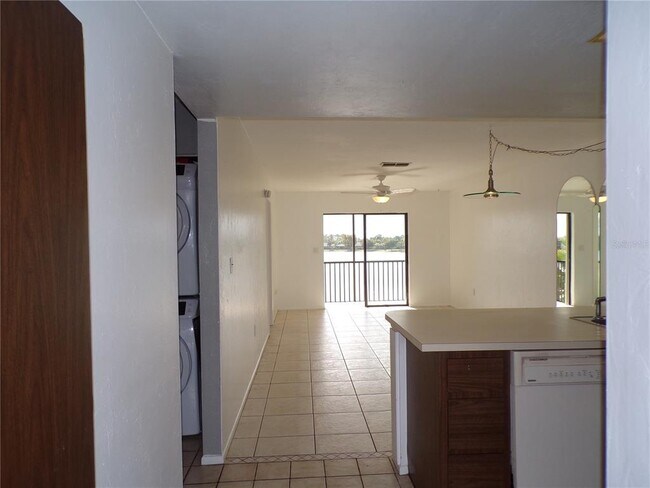 Foto del edificio - 25225 Rampart Blvd