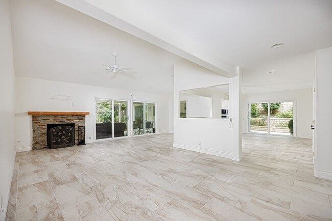 Building Photo - 26602 Via Noveno