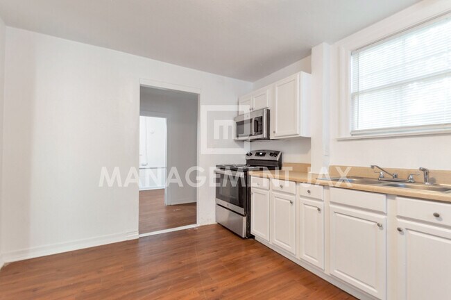 Foto del edificio - 1130 W 12th St