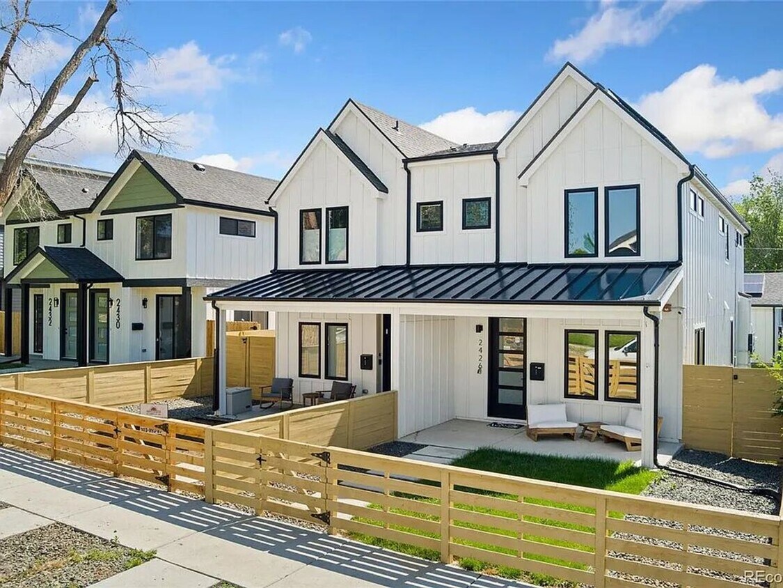 Primary Photo - High-end Appointments. Awesome Home in Slo...