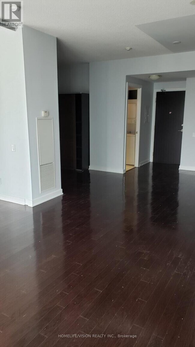 Photo du bâtiment - 33 Charles St E