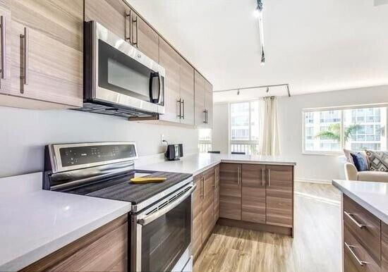Foto del edificio - 720 Bayshore Dr