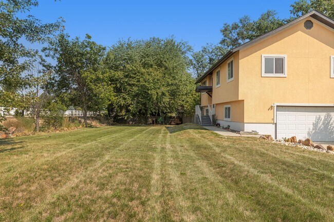 Foto del edificio - 14853 Burger Ln