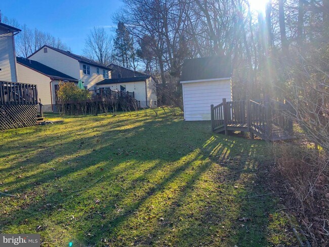 Building Photo - 1127 Buttonwood Dr