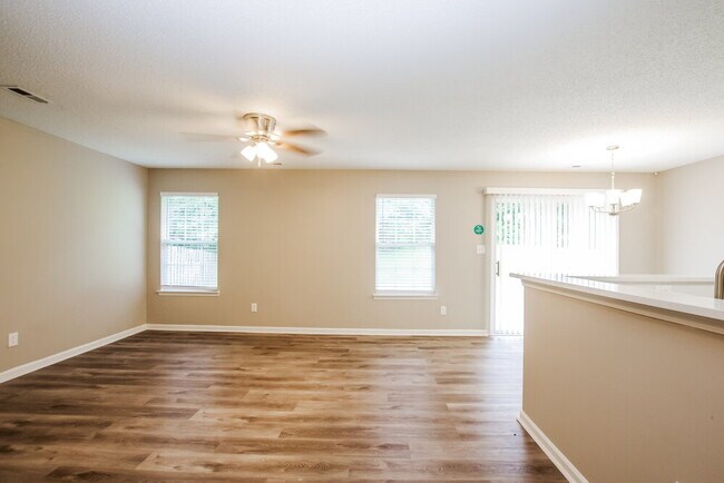 Foto del edificio - 182 Brantley Pl Dr