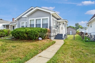 Building Photo - 1847 E Riverside Dr