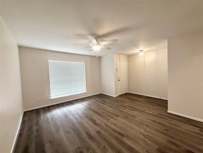 Building Photo - 1495 Springrock Ln