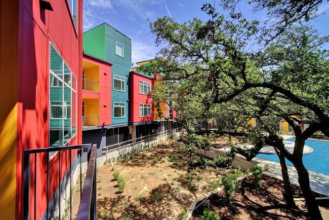 Foto del edificio - 13130 Pond Springs Rd