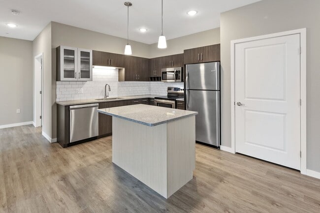 Interior Photo - Encore on the Park