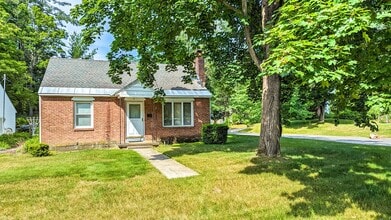 Building Photo - 1 Dresden Ct