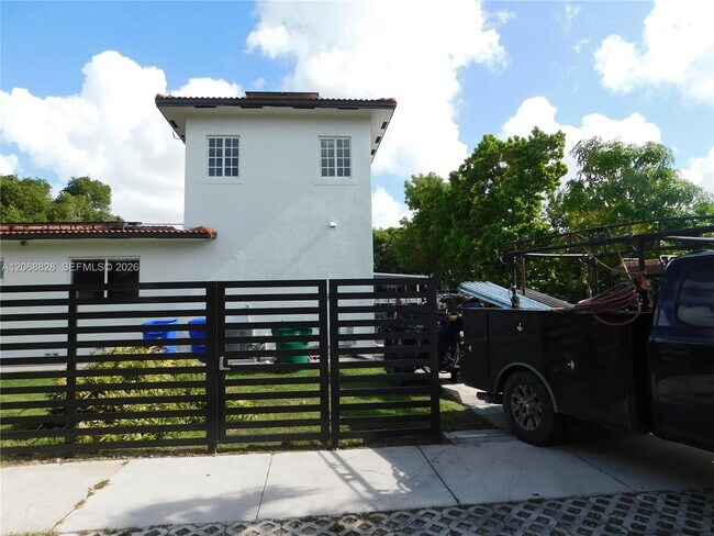 Building Photo - 1851 NW 32nd Ave