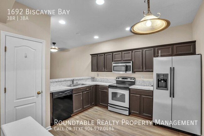 Foto del edificio - 1692 Biscayne Bay Cir