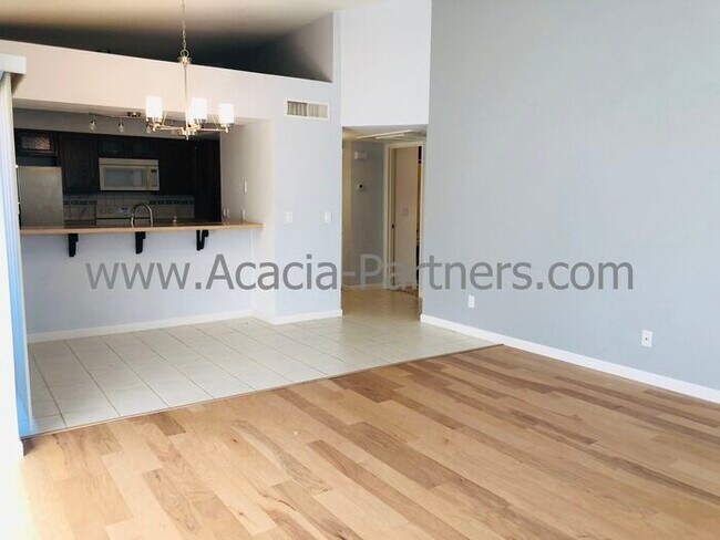 Building Photo - Two Bedroom on East Side