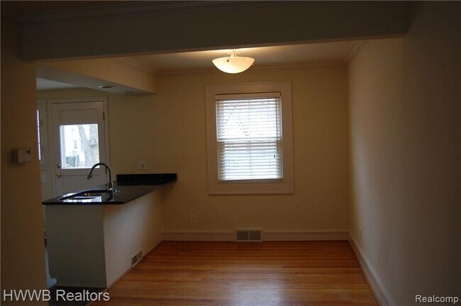 Building Photo - 1734 Graefield Rd
