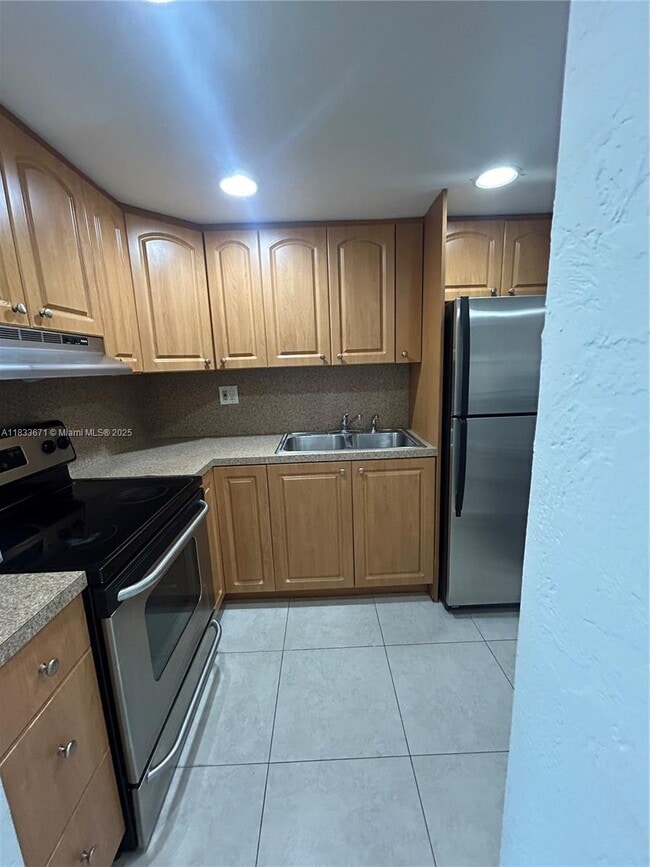 Building Photo - 8607 SW 68th Ct