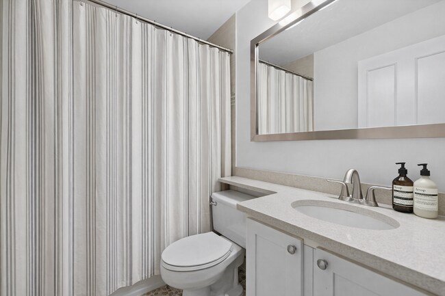 Building Photo - 211 E Ohio St