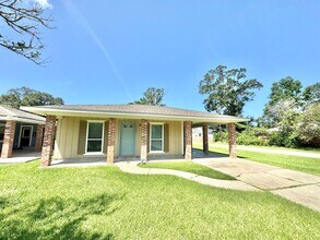 Building Photo - 8740 Aubin Rd