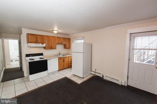 Building Photo - 9 N Matlack St