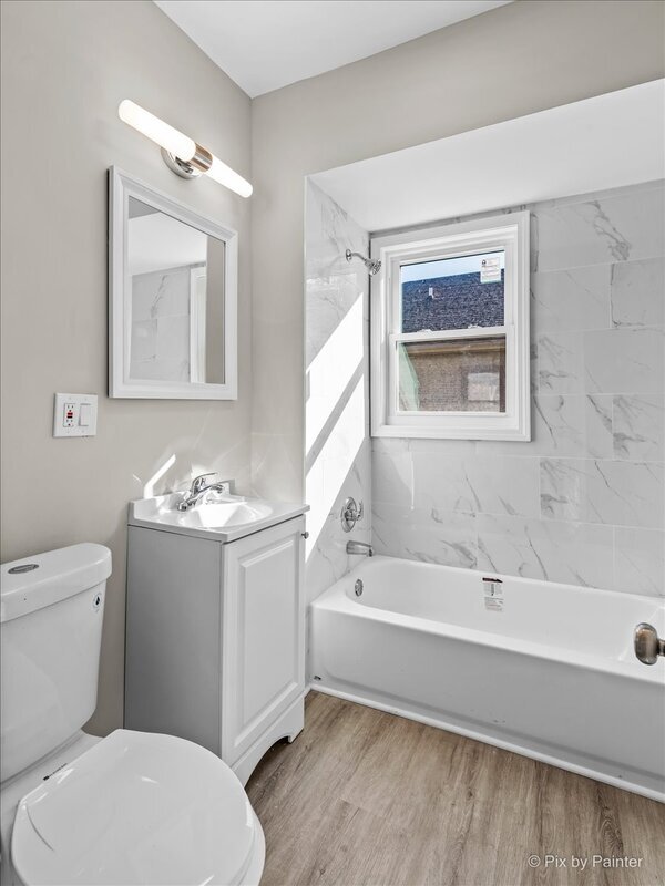 Foto del edificio - 7815 S Langley Ave