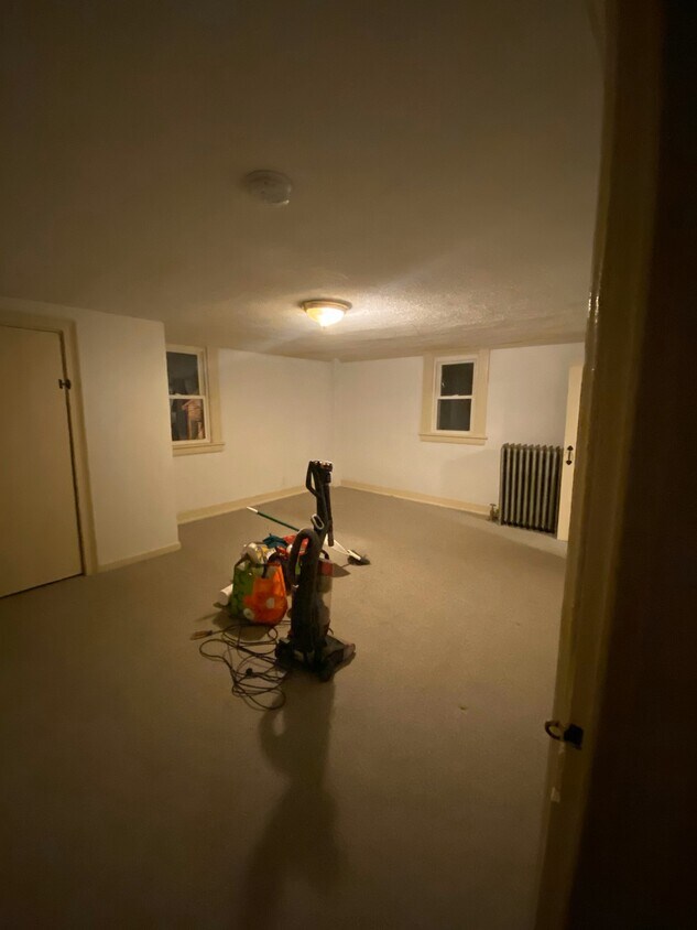 Building Photo - 32 Elm Ct