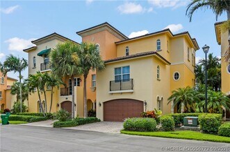 Building Photo - 226 Ocean Bay Dr