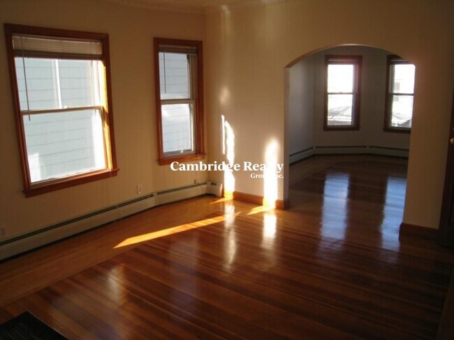 Foto del edificio - 10 Evergreen Ave