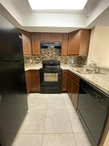 Building Photo - 1537 SE Royal Green Cir