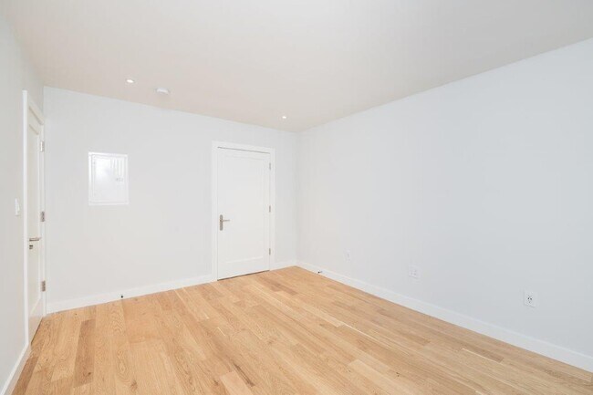 Building Photo - 119 Highland Ave