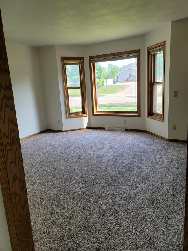 Building Photo - 7008 Longmeadow Rd