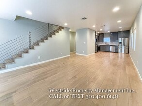 Building Photo - 6546 1/2 La Mirada Ave