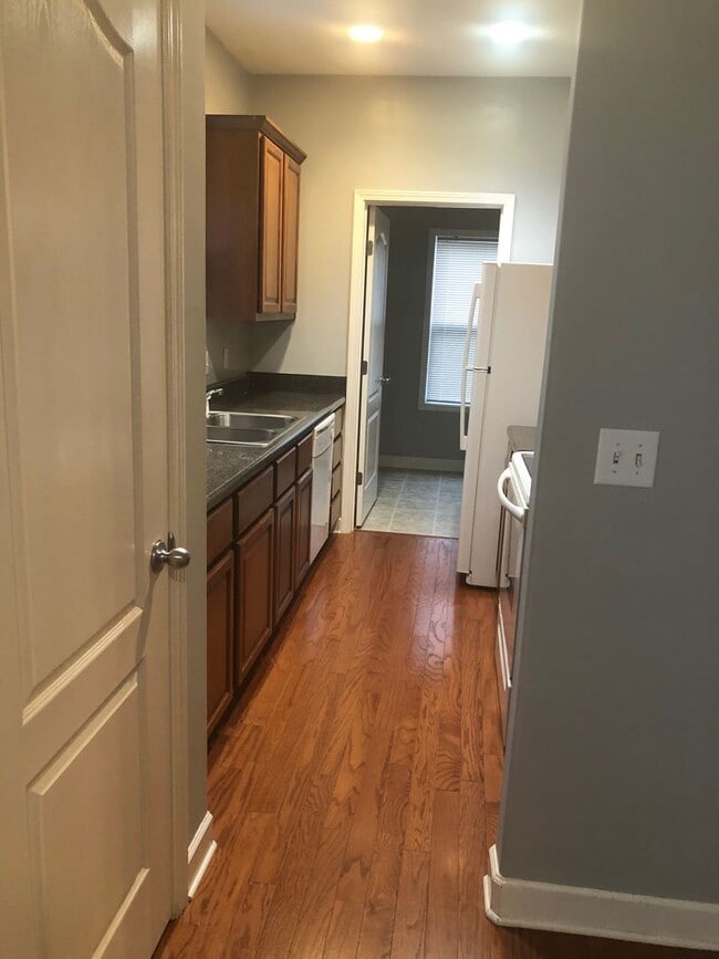 Building Photo - Spacious 2 story home in Whispering Woods!