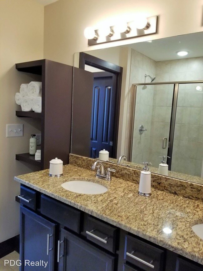 Building Photo - 4500-4510 Westport Woods Ln