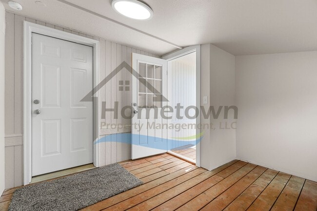 Building Photo - 2 Bedroom 1 Bath Home with Off-Street Parking Available in Athol!