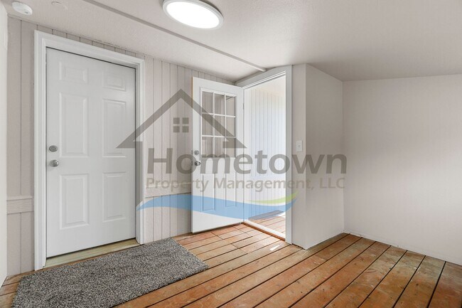 Foto del edificio - 2 Bedroom 1 Bath Home with Off-Street Parking Available in Athol!