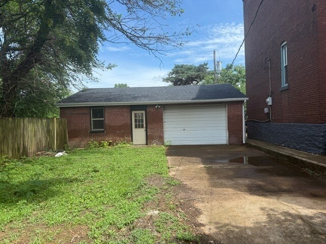 Building Photo - McKinley Heights 2 Bedroom 2 Bath Freshly ...