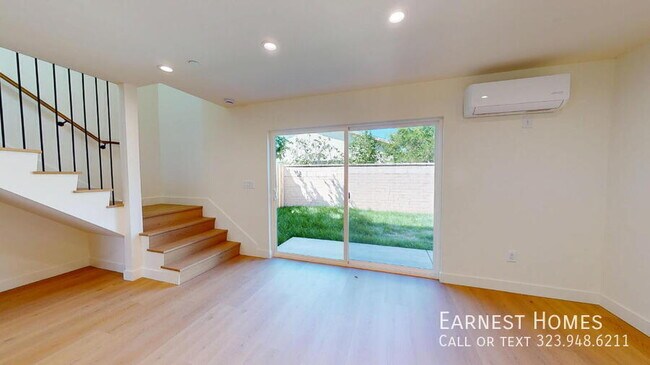 Foto del edificio - 6445 Satsuma Ave