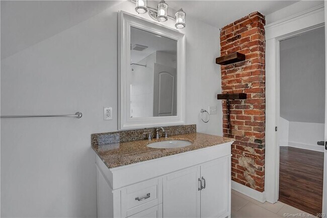 Foto del edificio - 928 Elm St