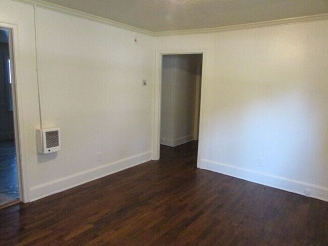 Foto del edificio - Spacious Three Bedroom