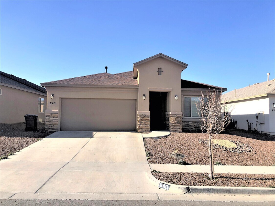 Foto principal - 840 Holly Park Ave