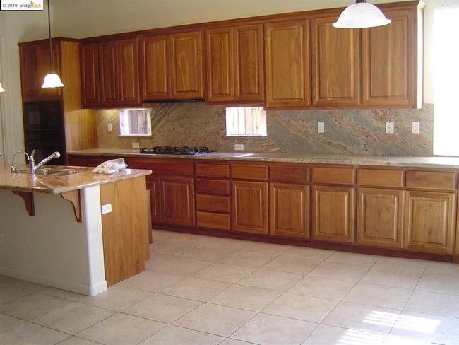 Building Photo - 5568 Arcadia Cir