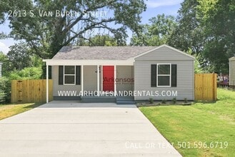 Building Photo - 2613 S Van Buren St