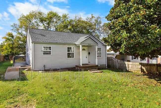 Photo - 712 Myrtle St House