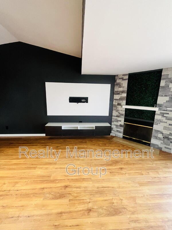 Foto del edificio - 1477 Saddle Way