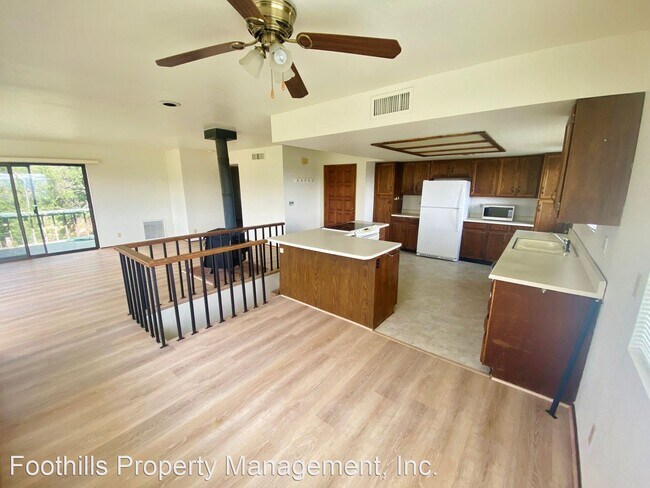 Foto del edificio - 2 br, 2 bath House - 545 Norbie Road
