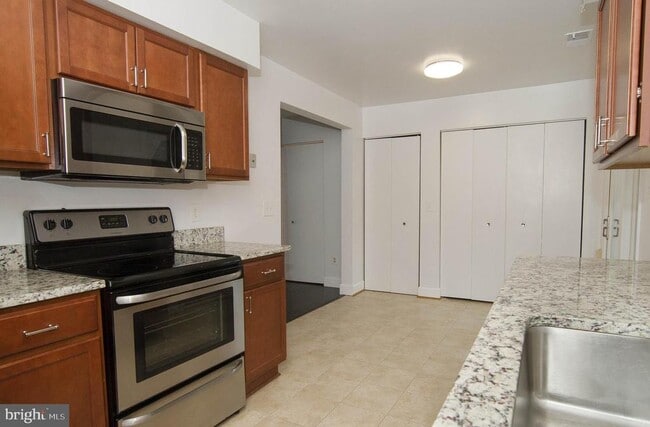 Foto del edificio - 3335 Oakshade Ct